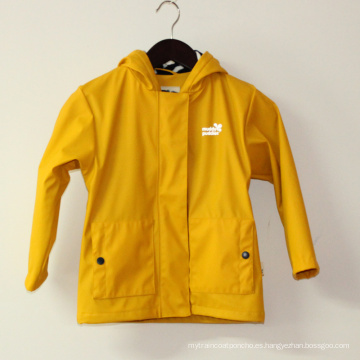 Chaqueta de lluvia reflectante con capucha de color amarillo con capucha / chubasquero